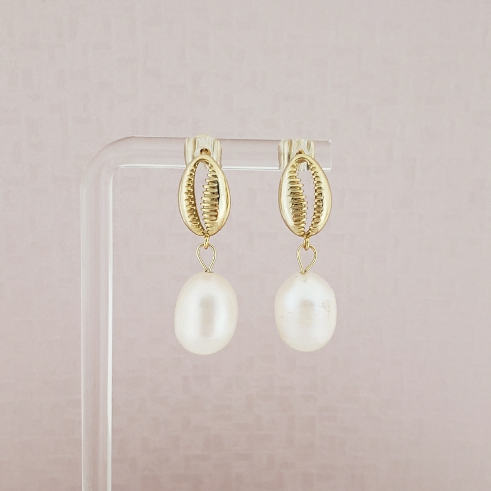 Elegant Gold and White Shell Earrings